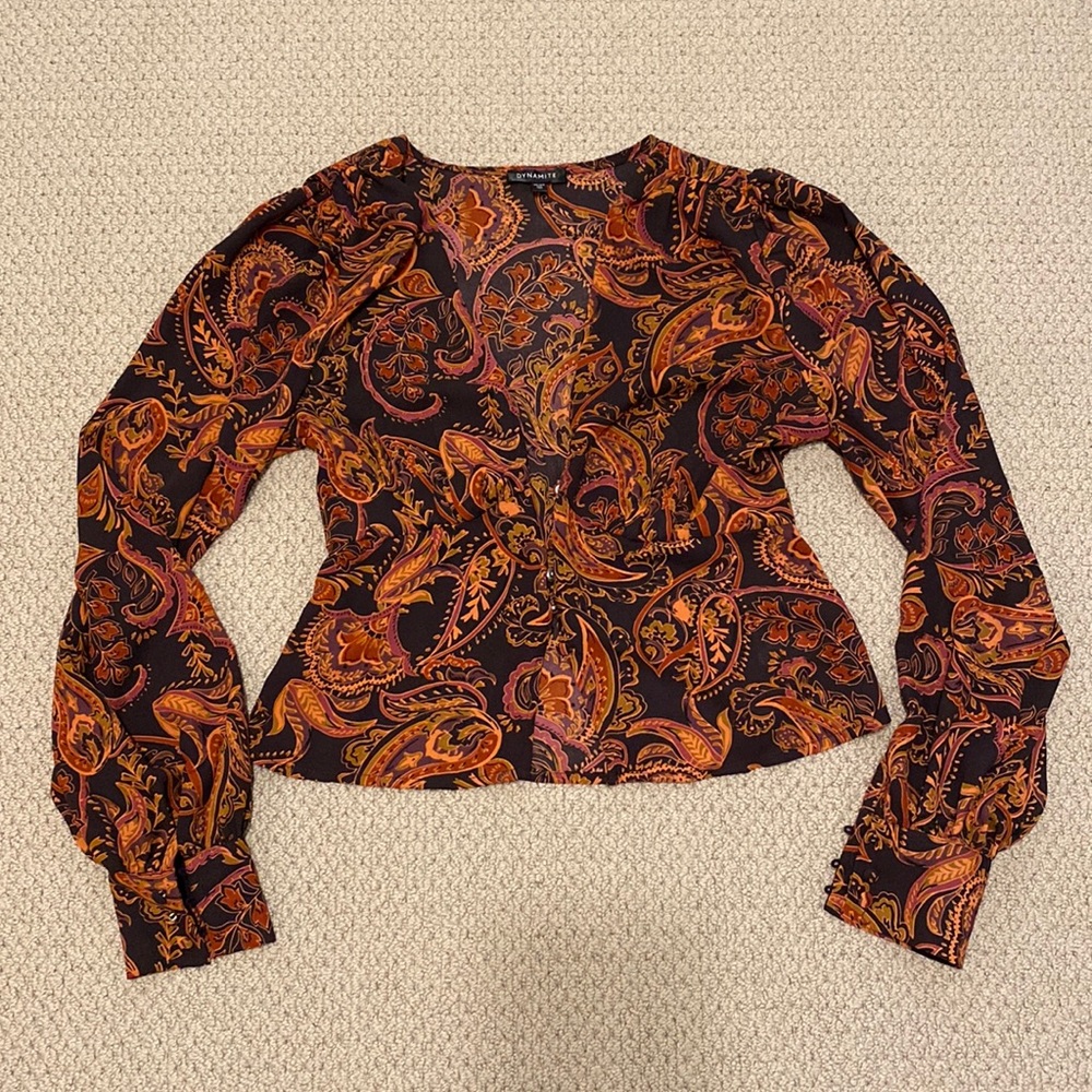 Low cut paisley top